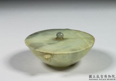 图片[2]-Flat rimmed lidded jade bowl with two flower bud handles, Mughal Empire-China Archive